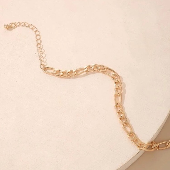 3/$30 💛 Chain Anklet - Picture 3 of 4